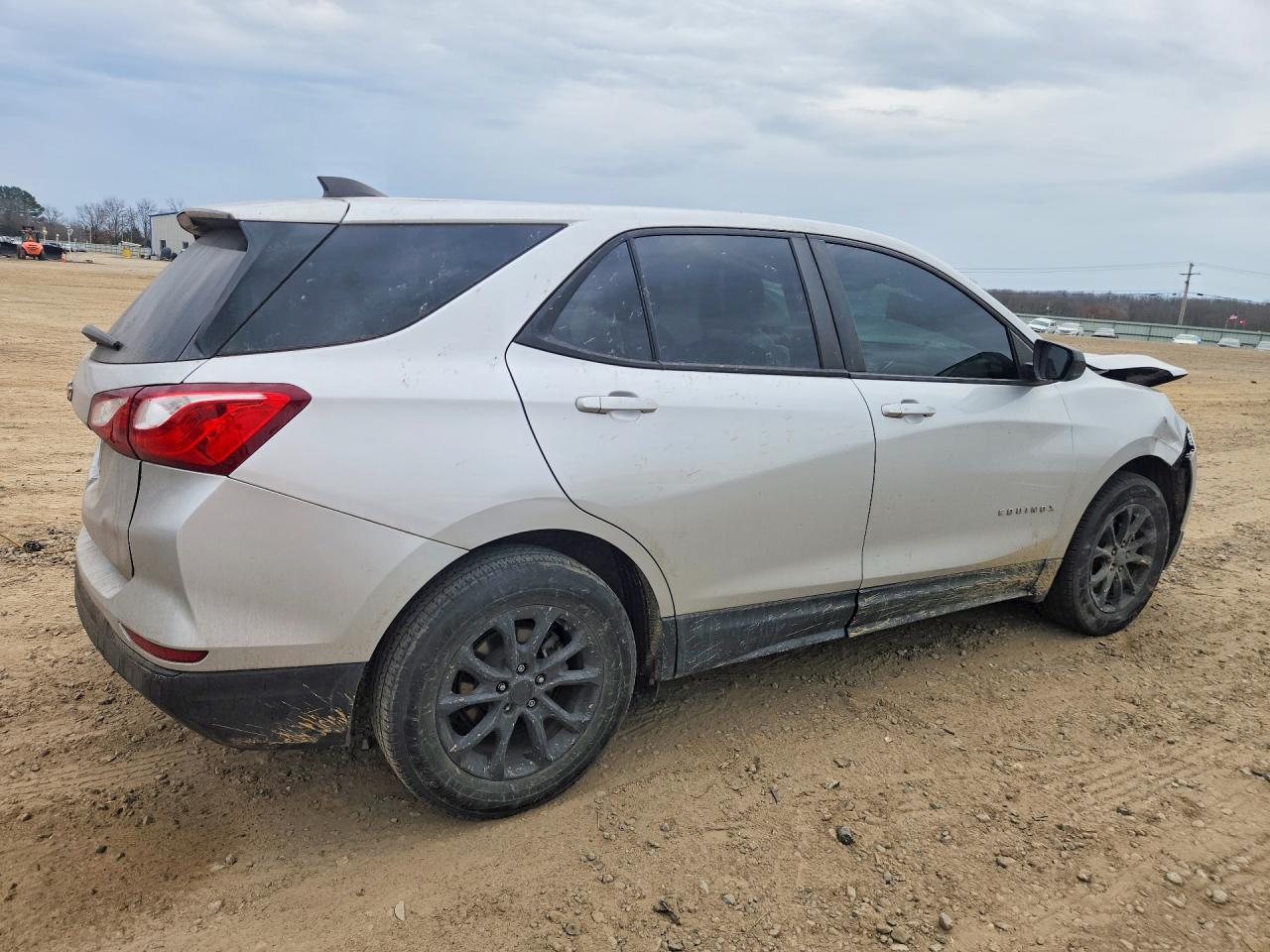 2020 Chevrolet Equinox Ls - Фото 3