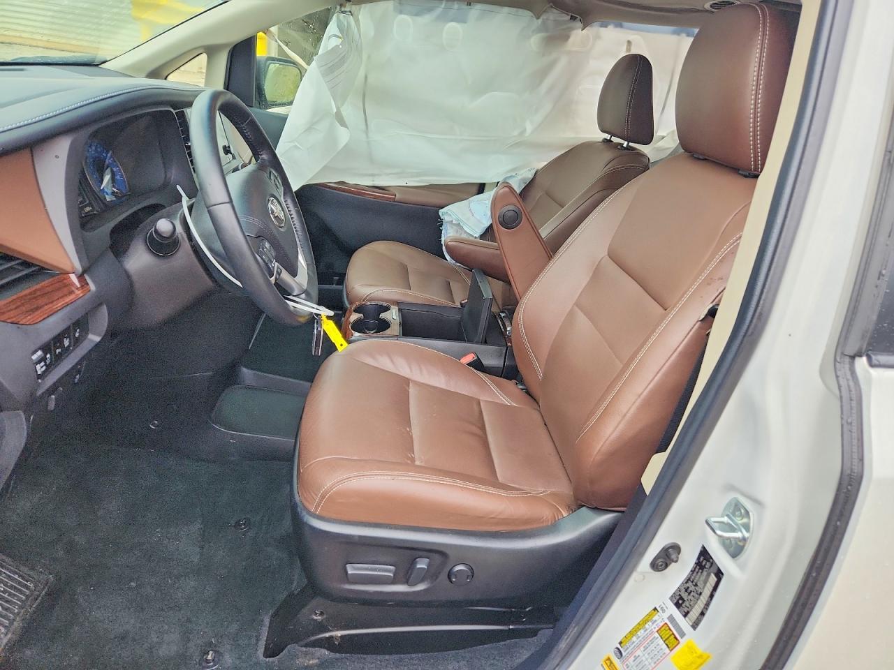 2017 Toyota Sienna Limited 7-Passenger - Image 7