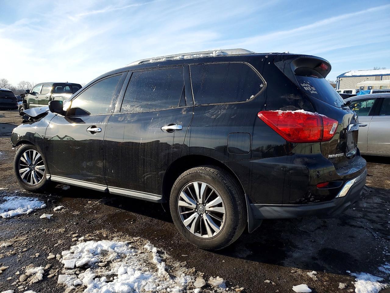 2019 Nissan Pathfinder S - Фото 2