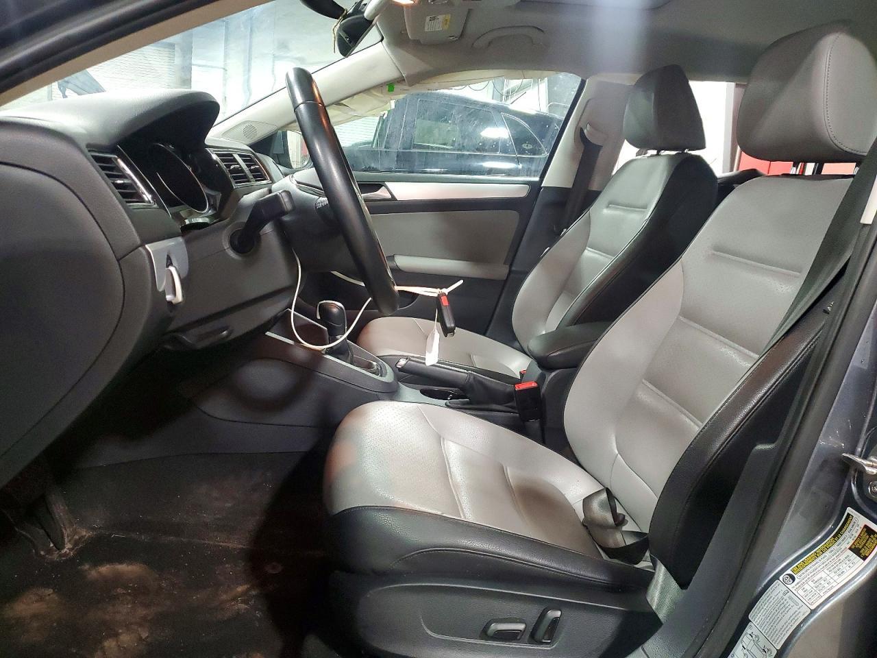 2015 Volkswagen Jetta Hybrid - Image 7