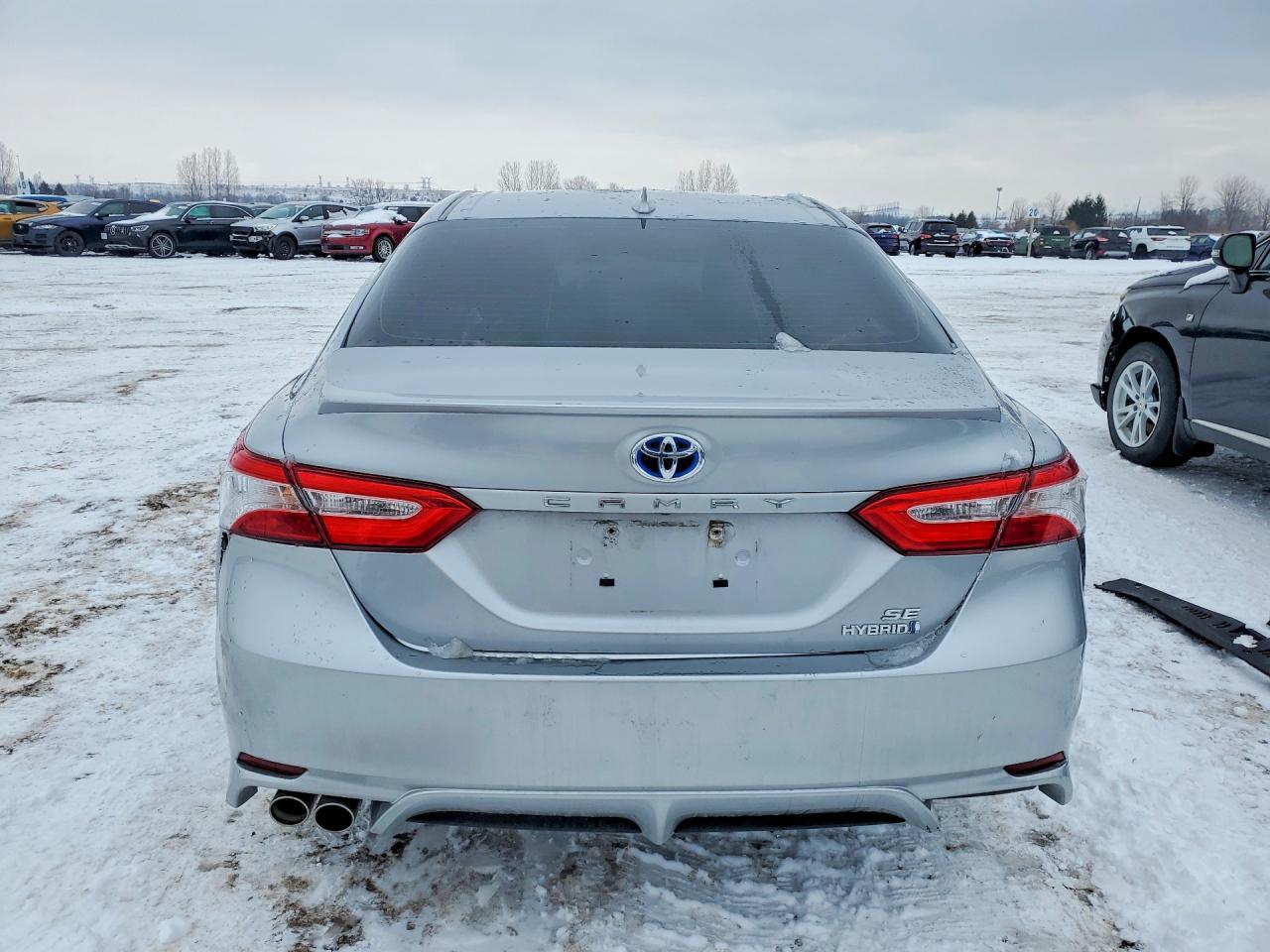 2020 Toyota Camry Se - Фото 6