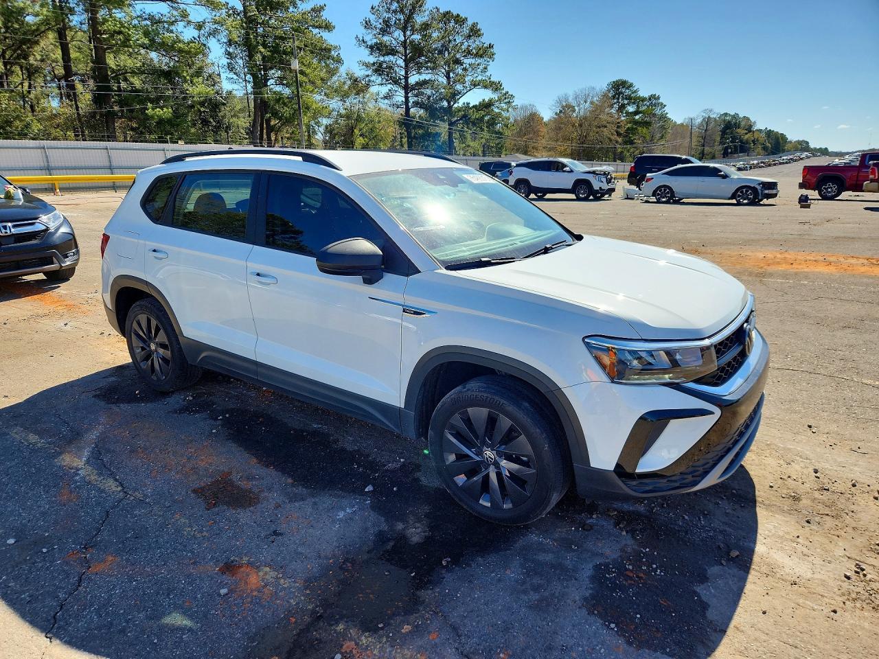 2022 Volkswagen Taos S - Фото 4