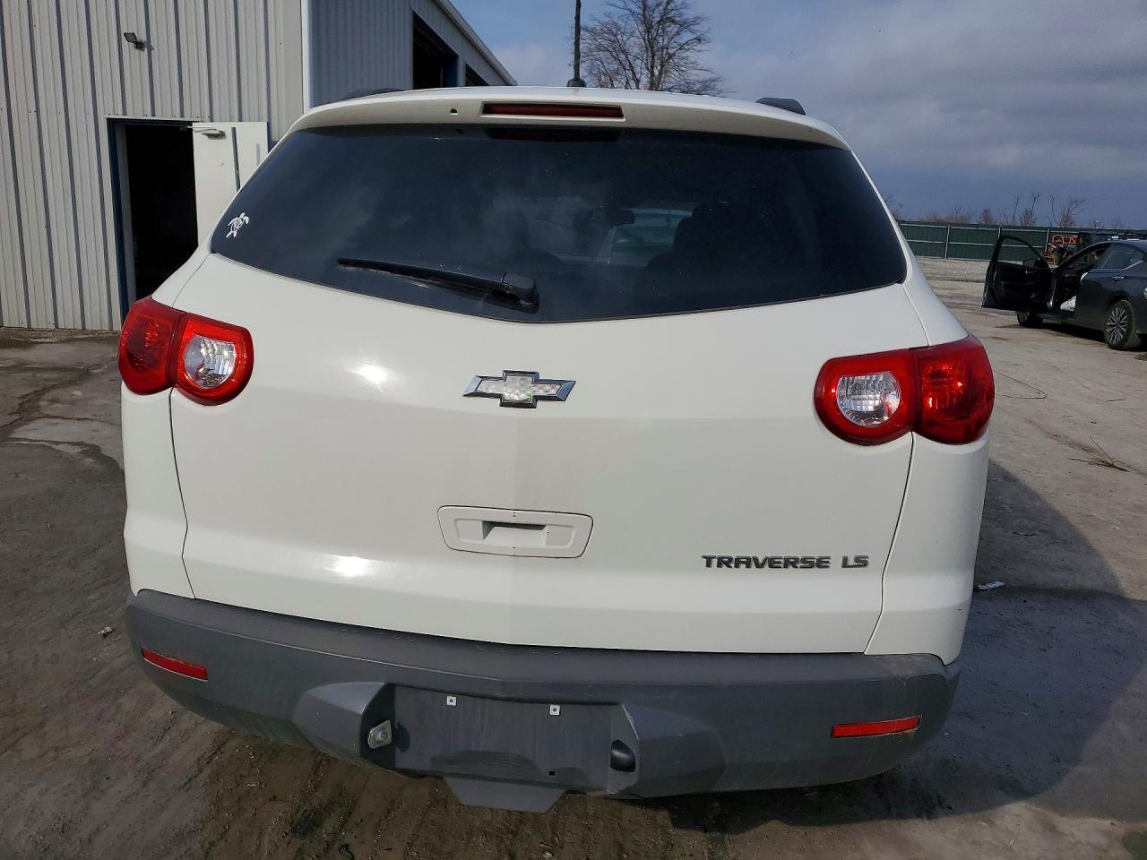 2012 Chevrolet Traverse Ls - Image 6