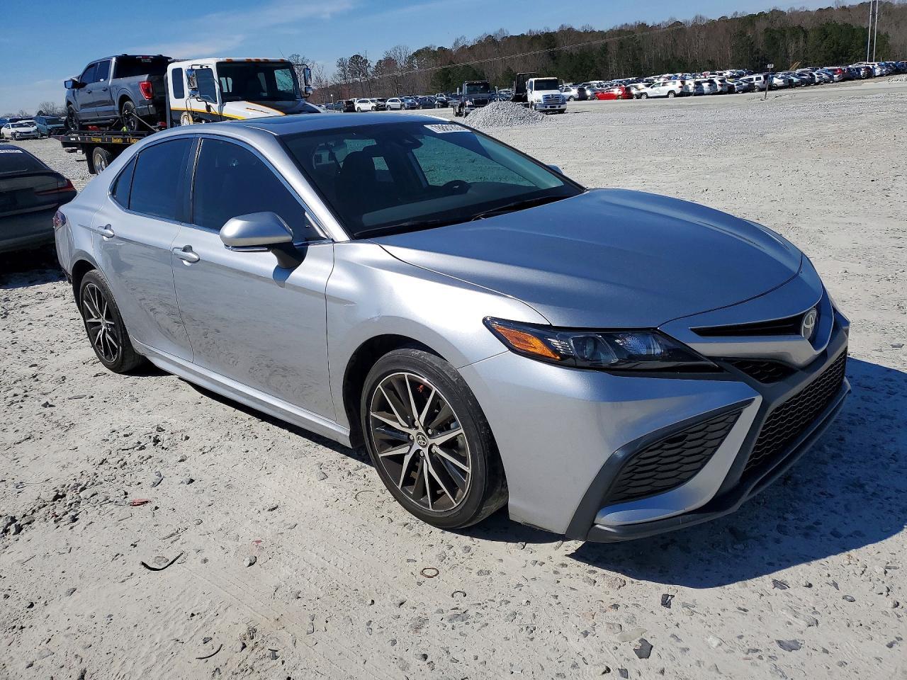 2024 Toyota Camry Se - Image 4