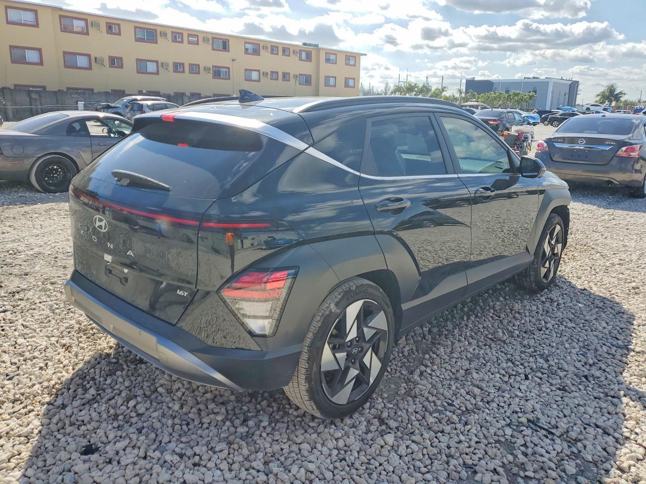 2024 Hyundai Kona Limited - Image 3