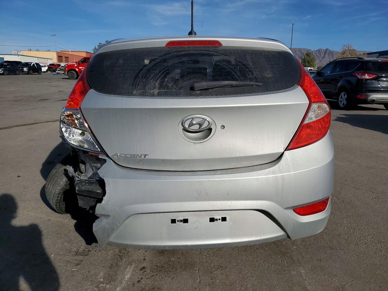 2017 Hyundai Accent Se - Фото 6