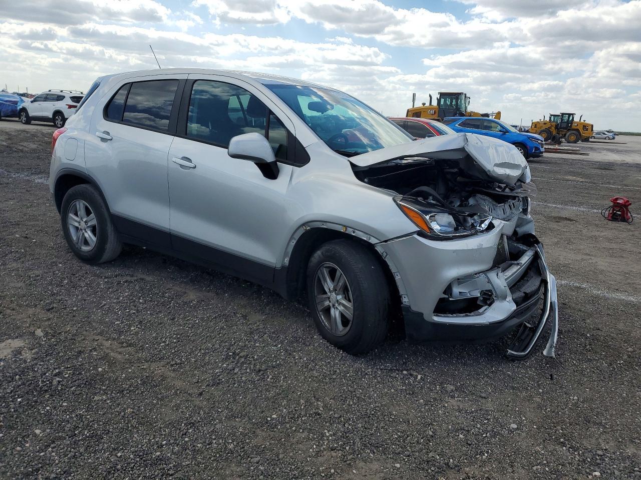 2021 Chevrolet Trax Ls - Фото 4