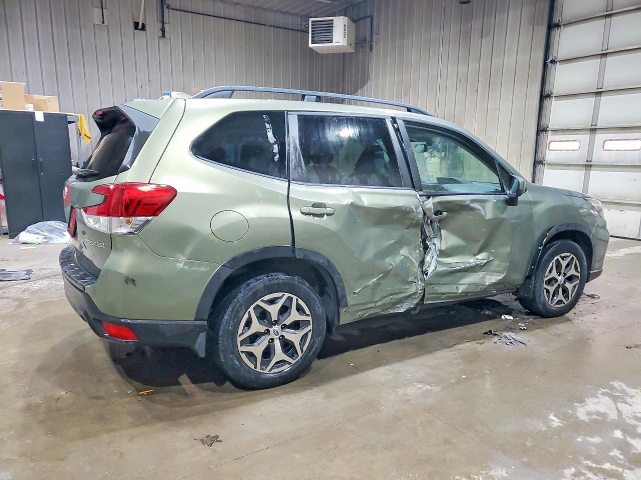 2020 Subaru Forester Premium - Фото 3