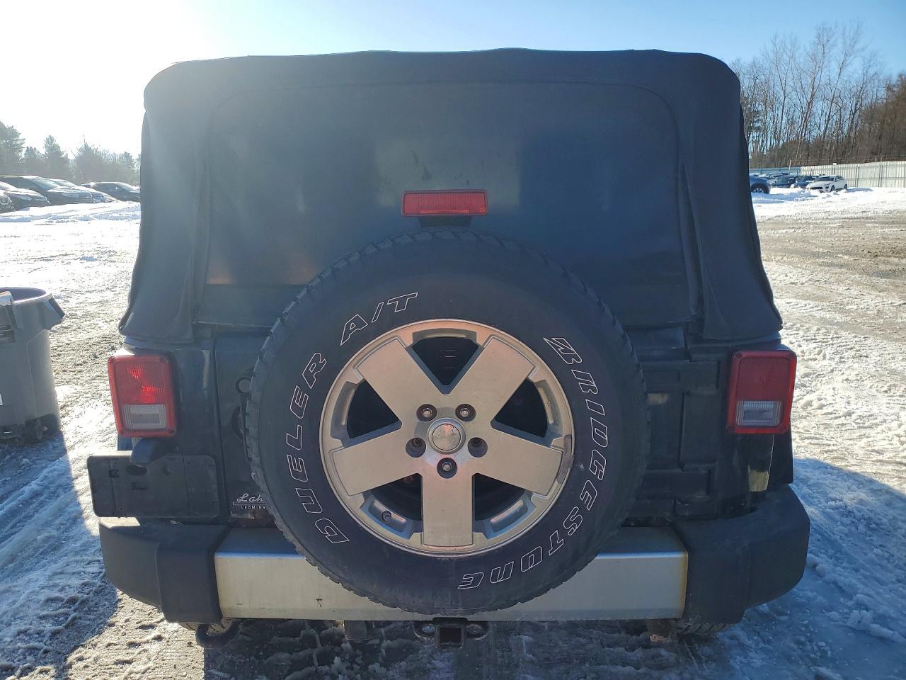 2010 Jeep Wrangler Sahara - Image 6