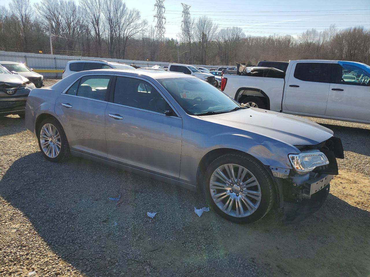 2011 Chrysler 300 Limited - Фото 4