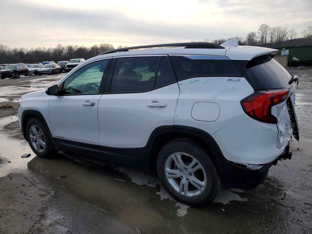 2020 GMC Terrain Sle - Image 2