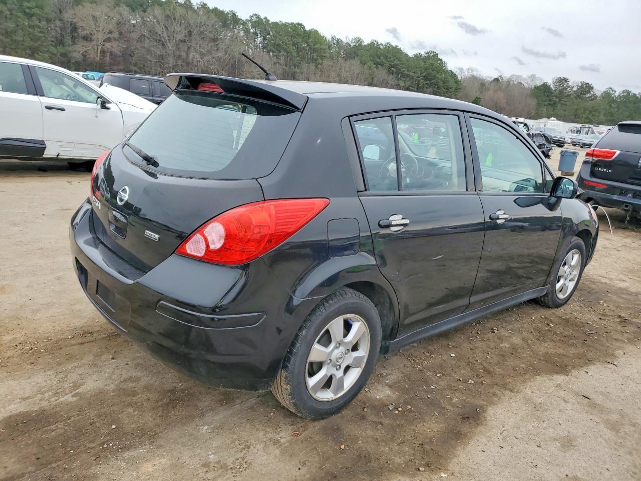 2012 Nissan Versa S - Фото 3