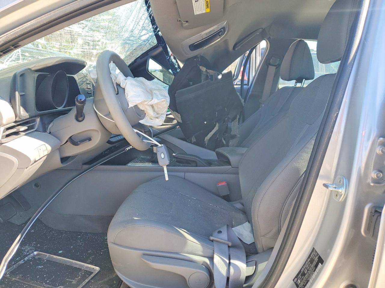 2021 Hyundai Elantra Se - Фото 7
