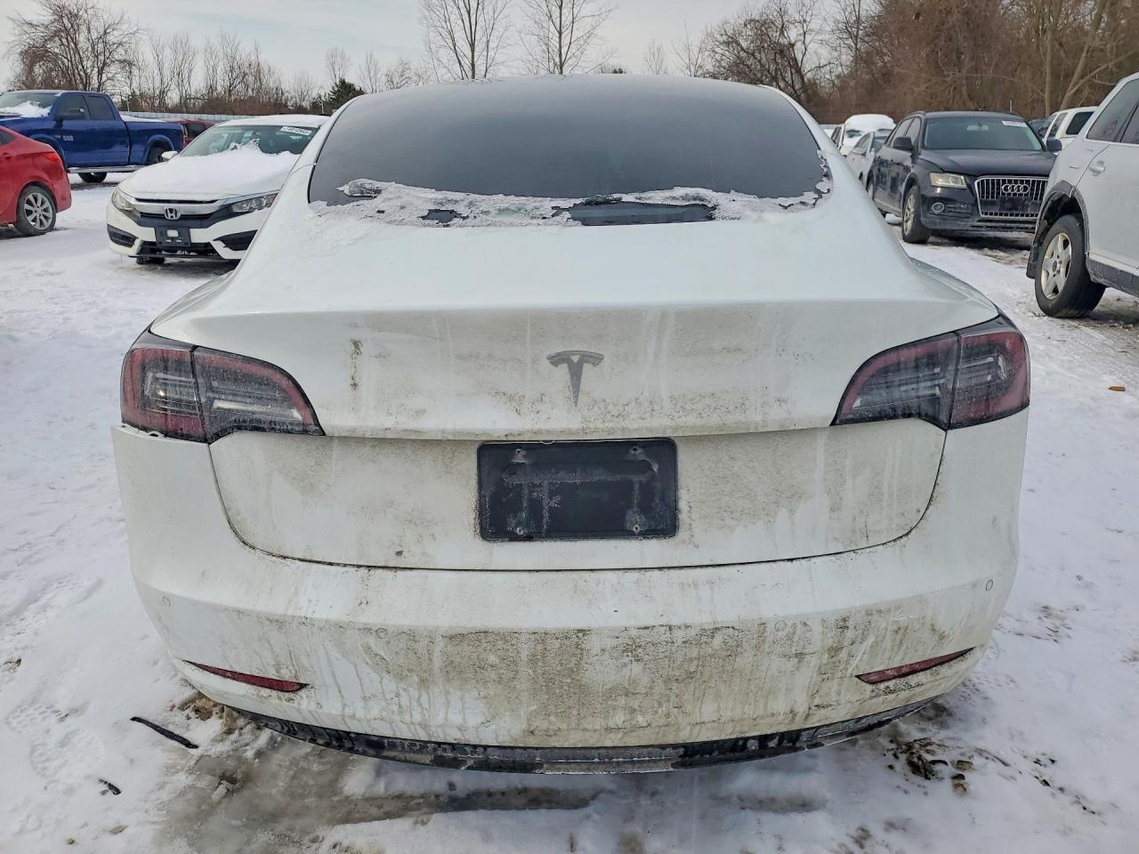2022 Tesla Model 3 - Image 6