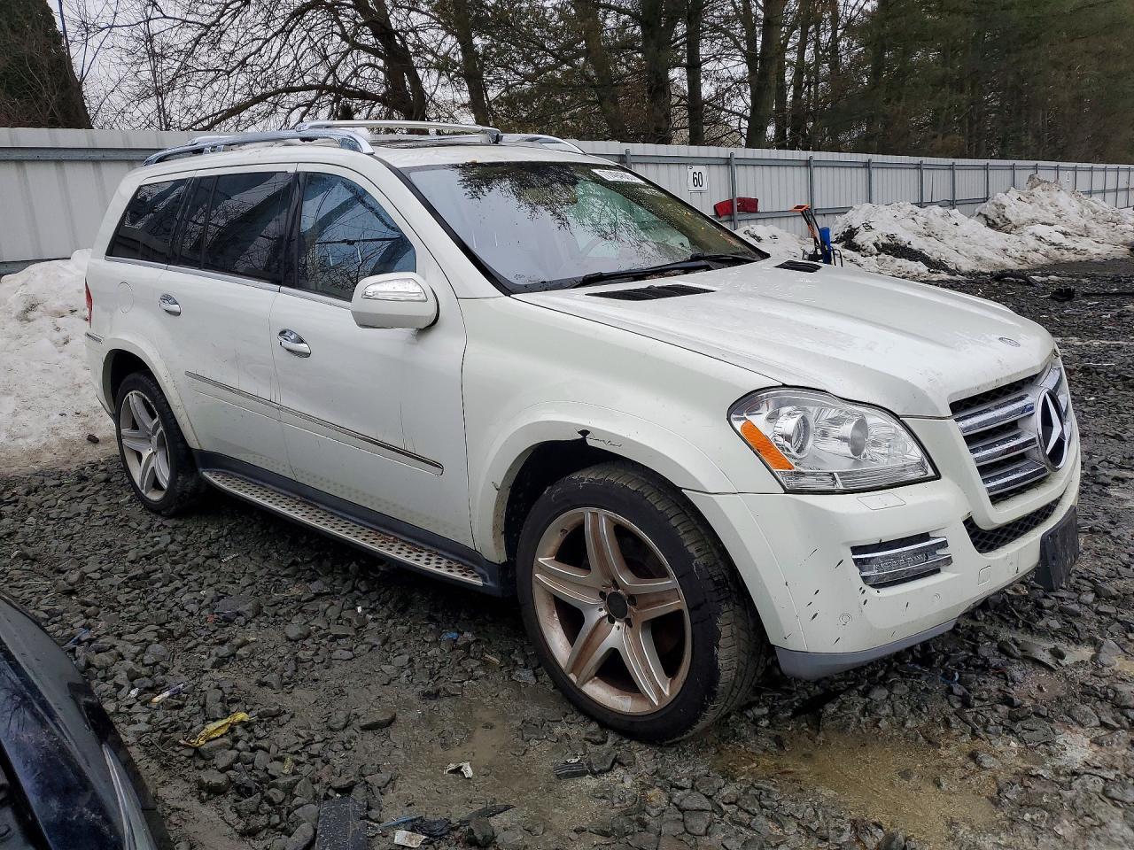 2010 Mercedes-Benz Gl 550 4Matic - Image 4