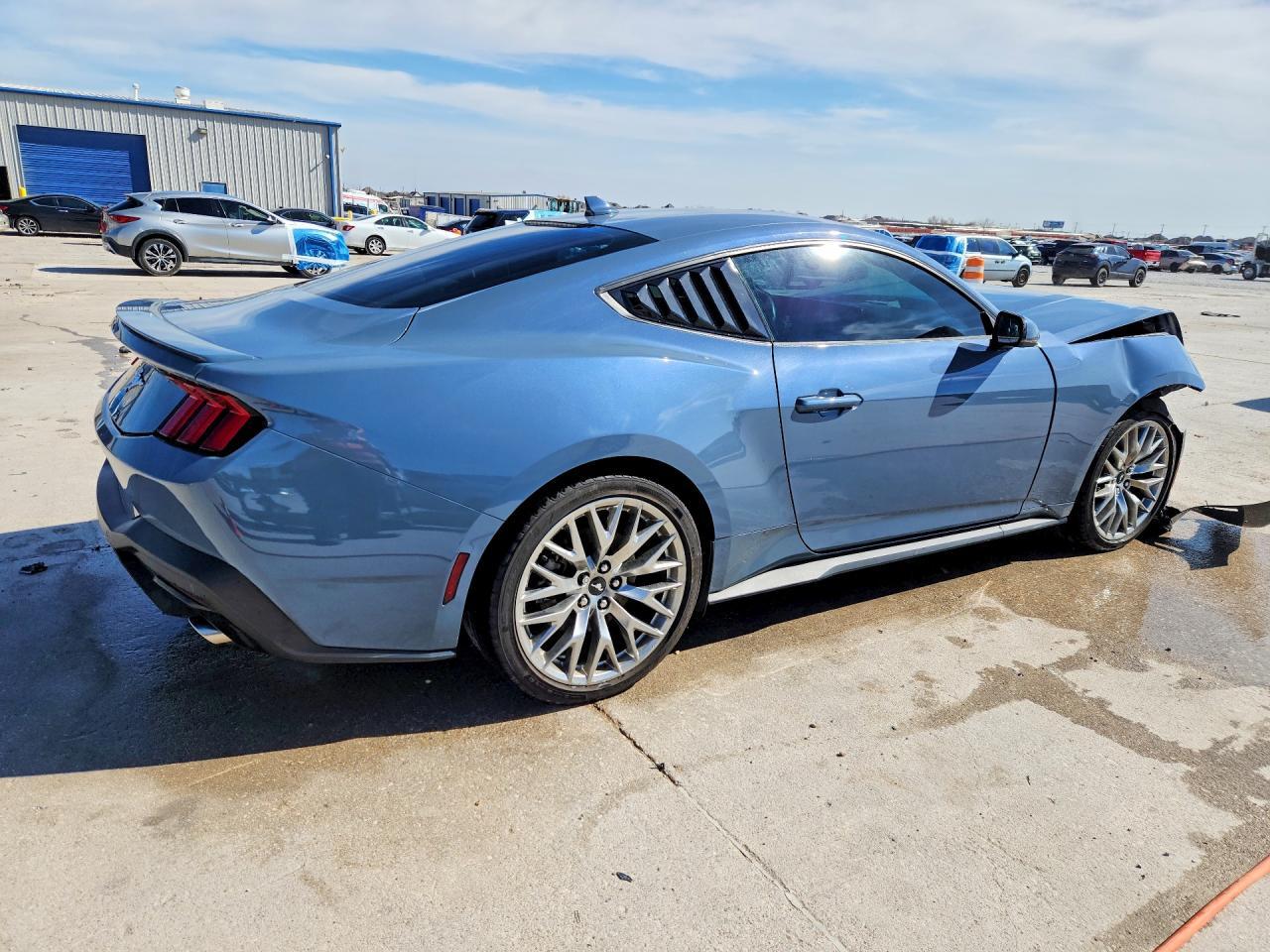 2024 Ford Mustang - Фото 3