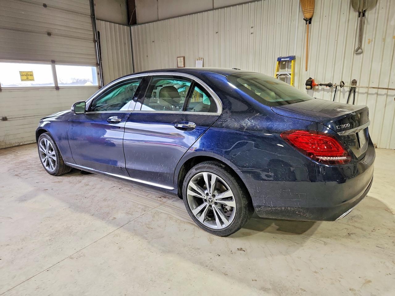 2021 Mercedes-Benz C 300 4Matic - Фото 2