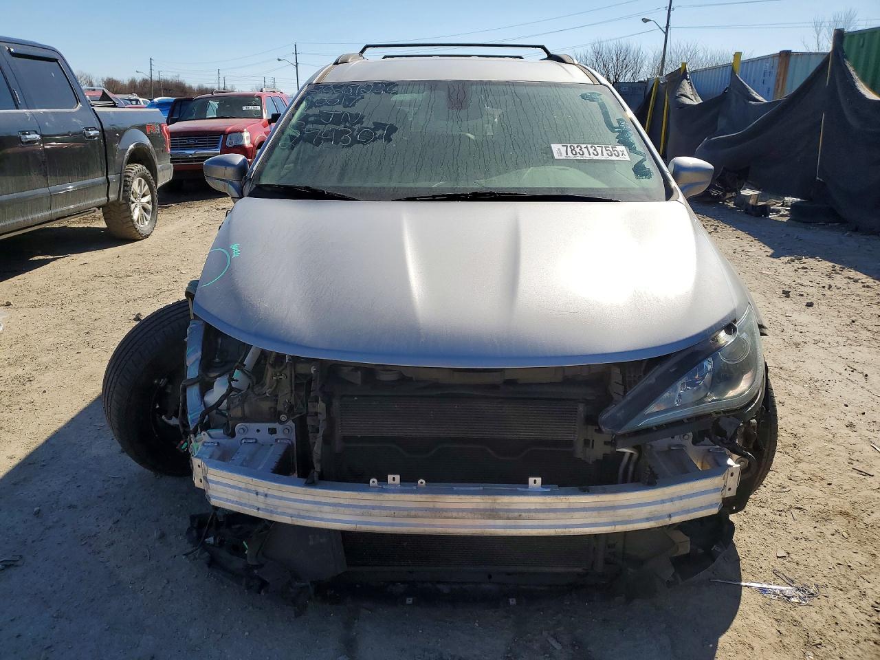 2018 Chrysler Pacifica Touring L - Фото 5