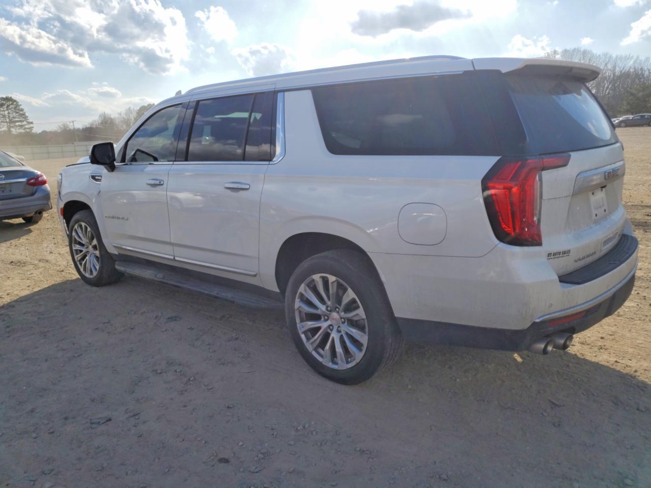 2024 GMC Yukon Xl Denali - Image 2