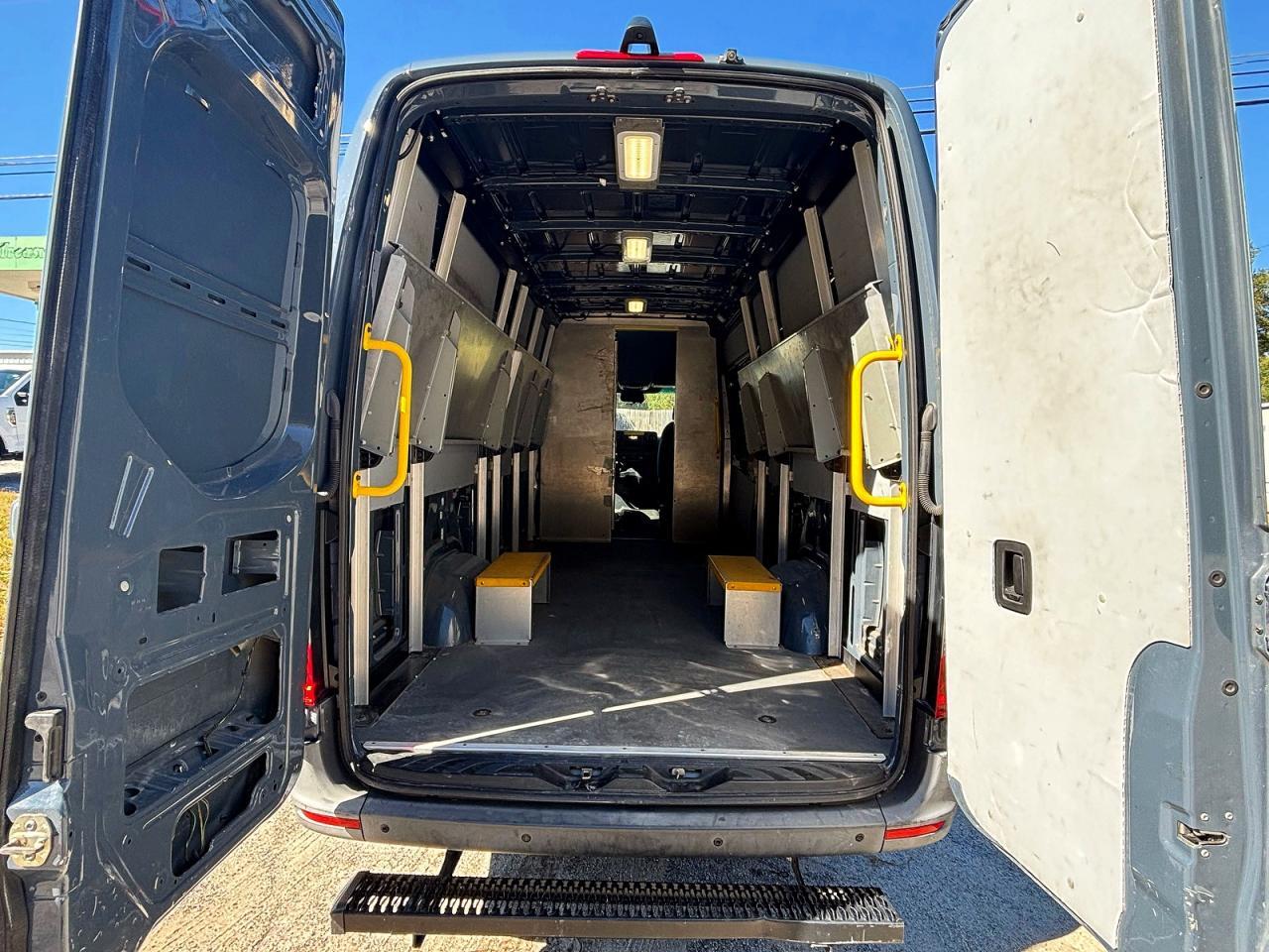 2019 Mercedes-Benz Sprinter 2500 - Image 6