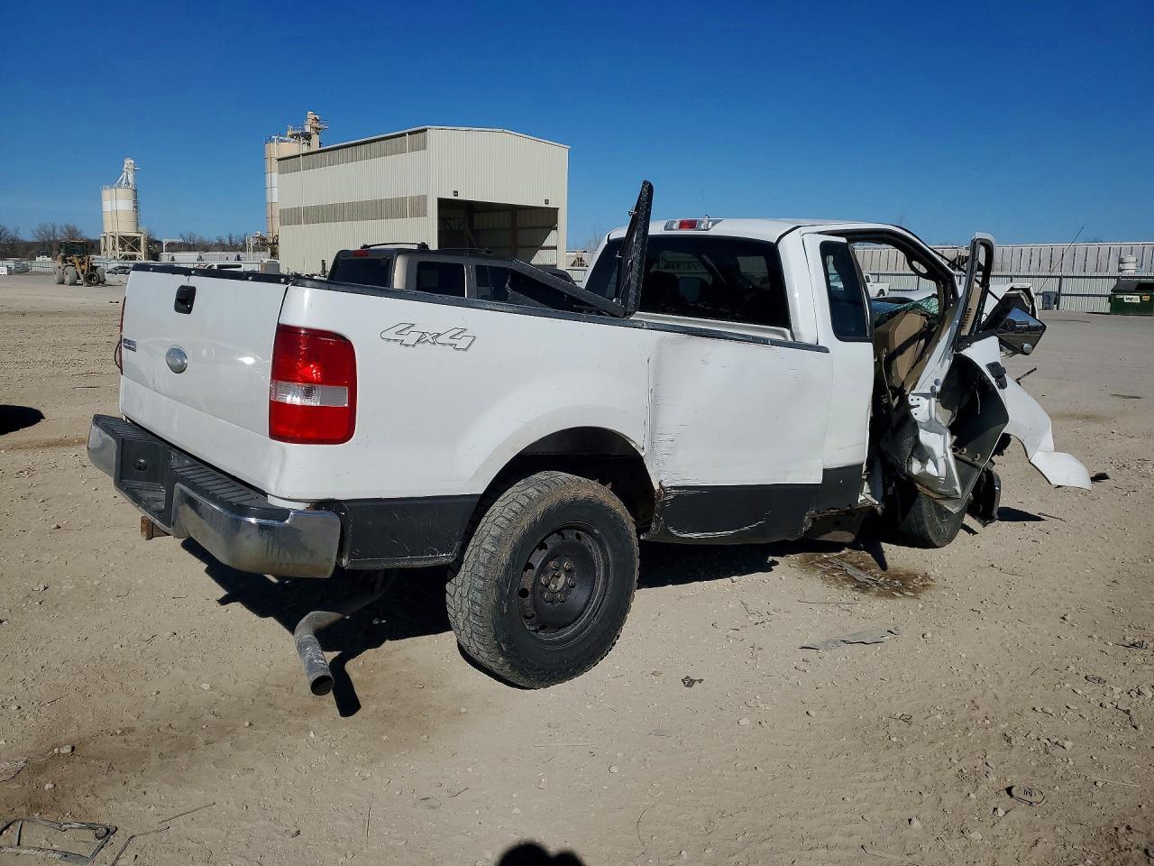 2004 Ford F150 - Image 3