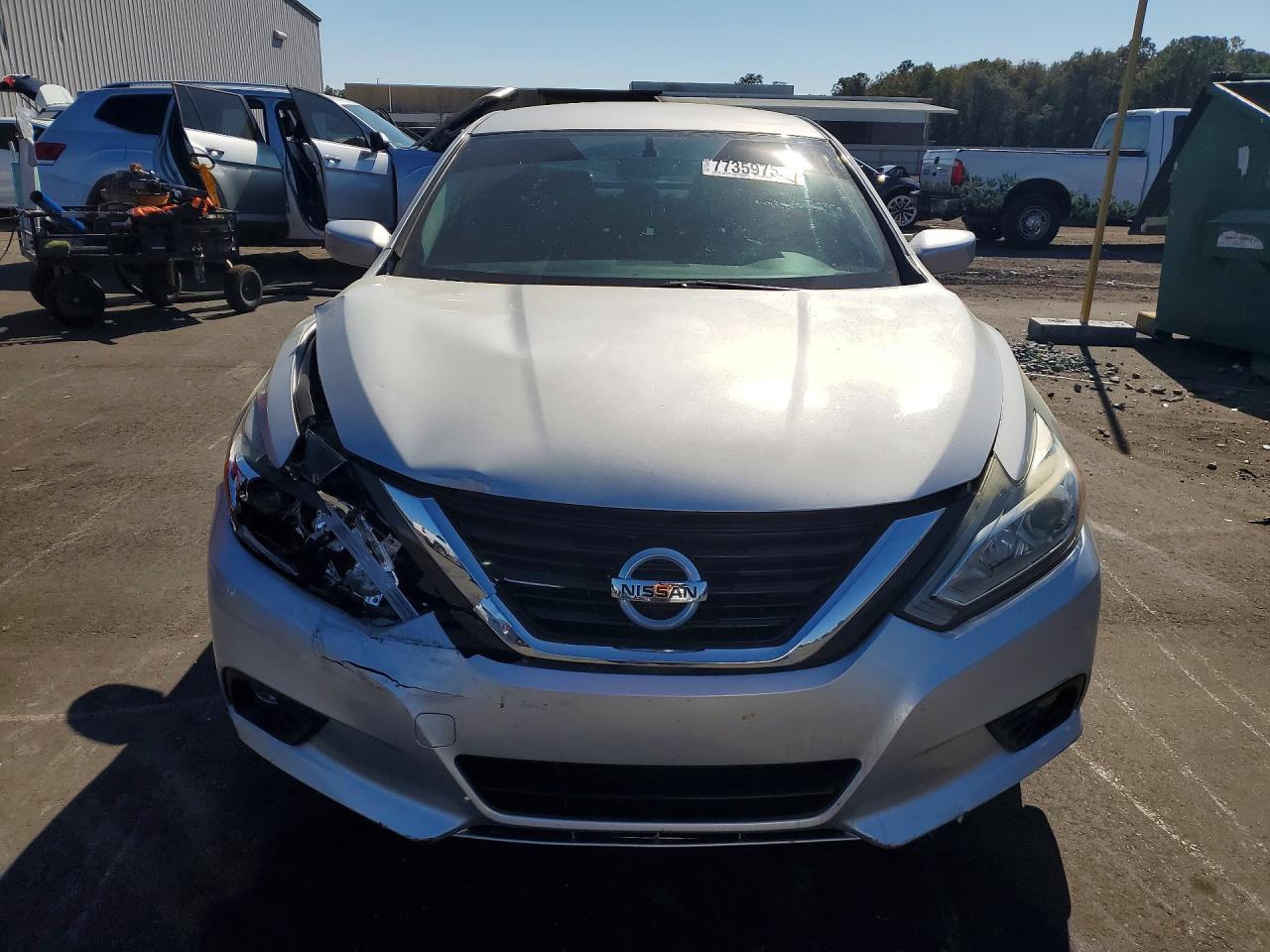2017 Nissan Altima 2.5 - Image 5