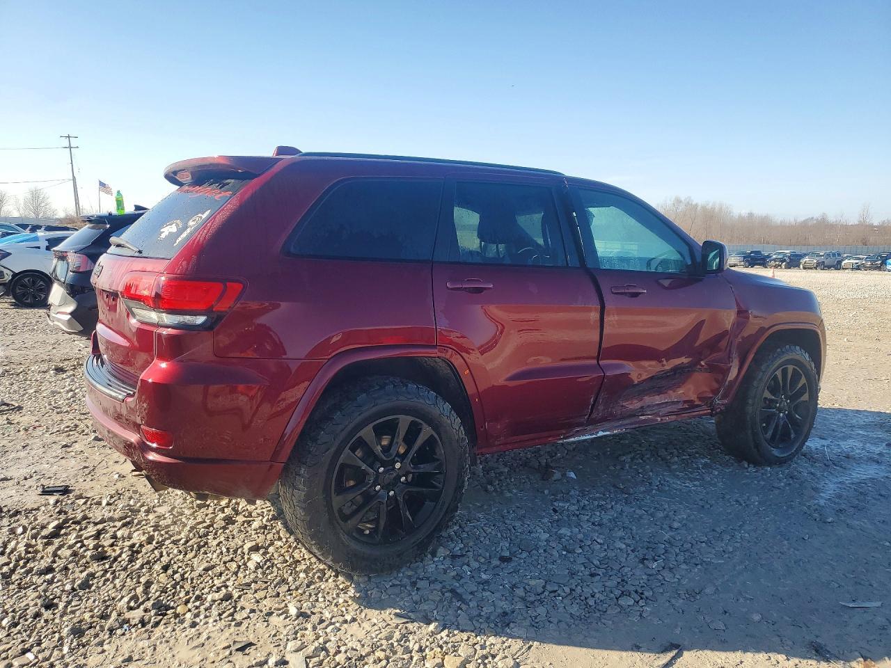 2018 Jeep Grand Cherokee Laredo - Image 3