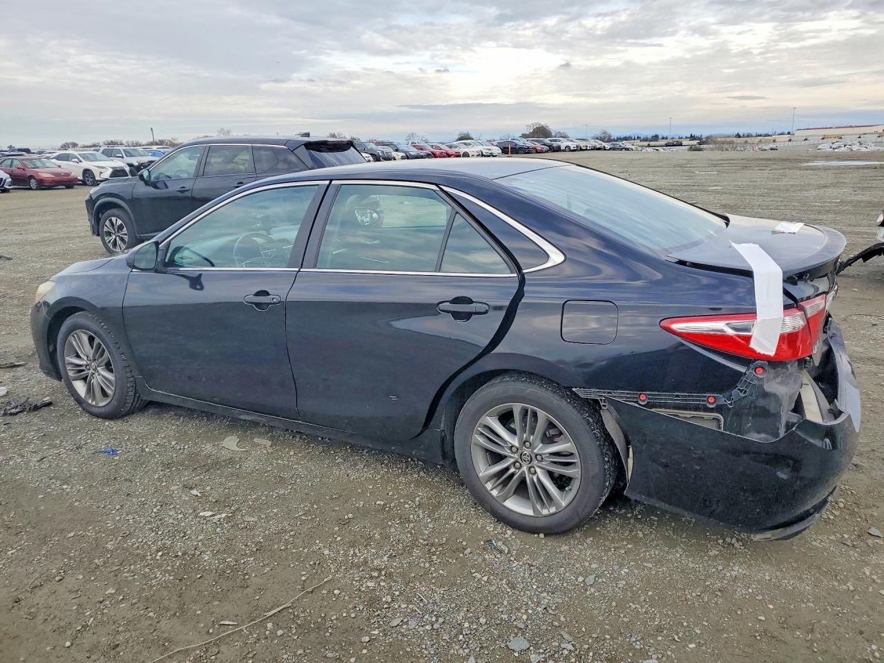 2015 Toyota Camry Se - Image 2