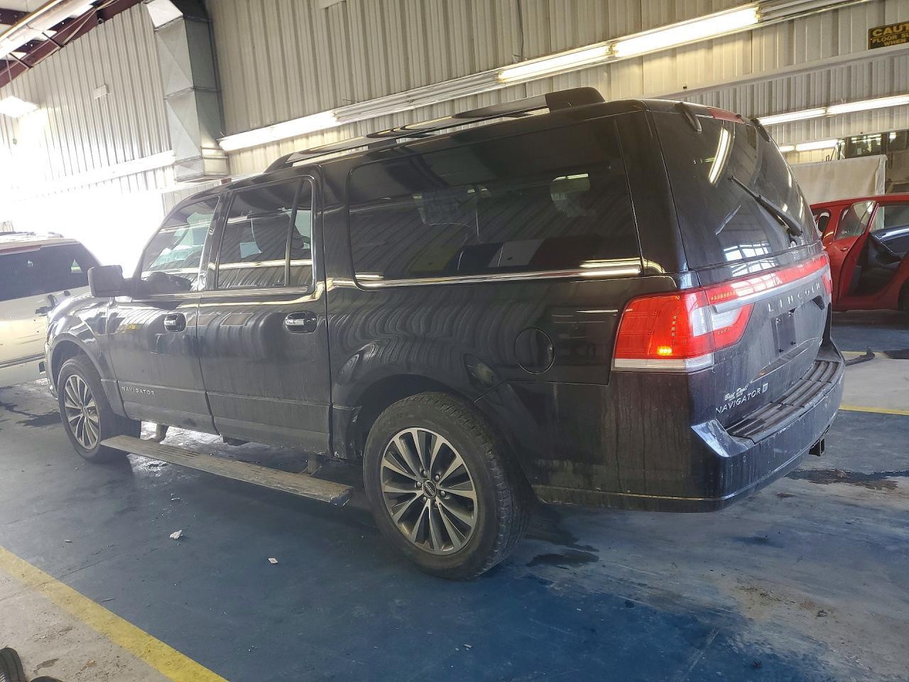 2016 Lincoln Navigator L Select - Фото 2