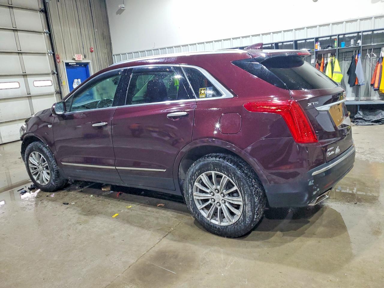 2017 Cadillac Xt5 Luxury - Фото 2