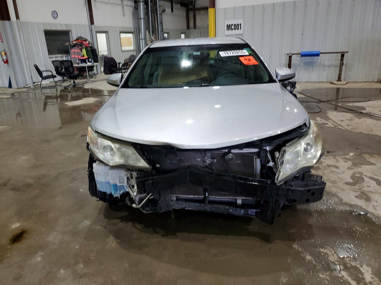 2014 Toyota Camry Le - Фото 5