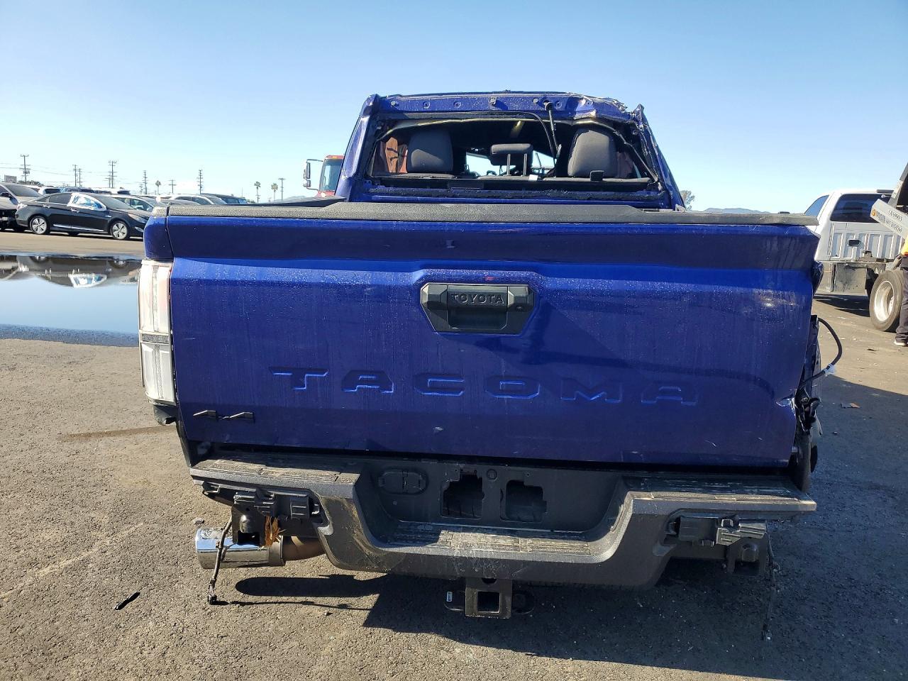 2025 Toyota Tacoma Double Cab - Image 6