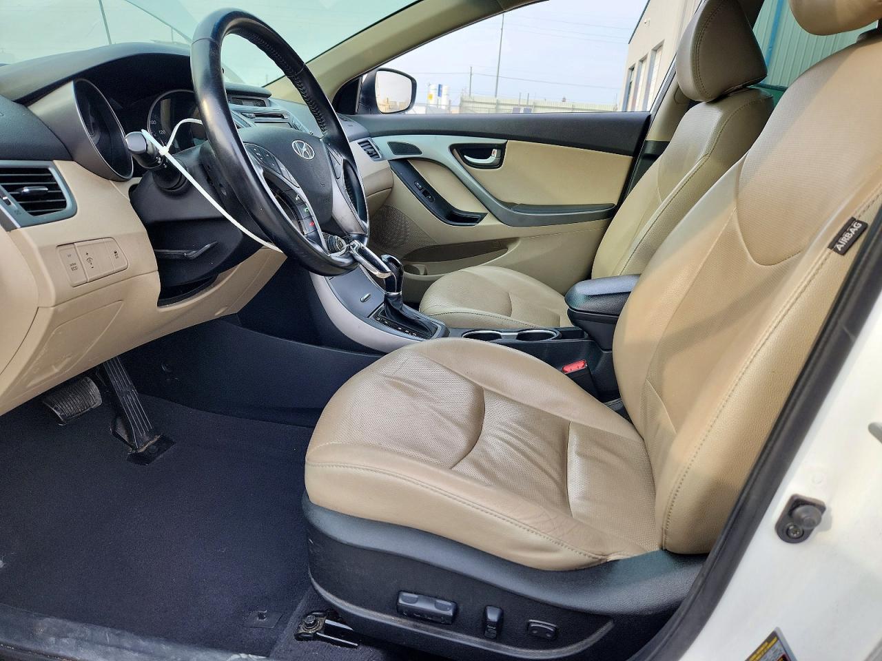 2014 Hyundai Elantra Limited - Image 7