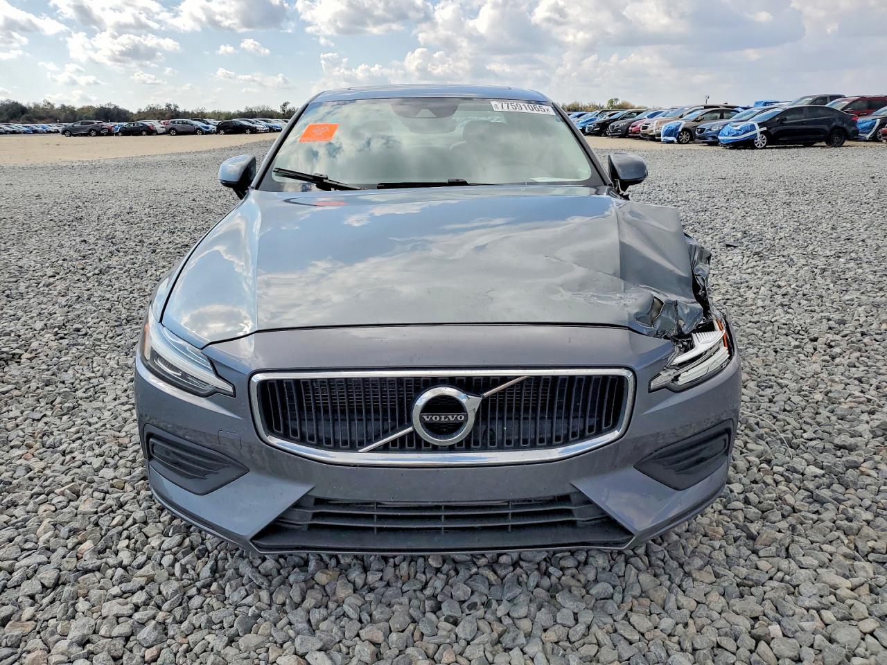 2020 Volvo S60 T5 Momentum - Image 5