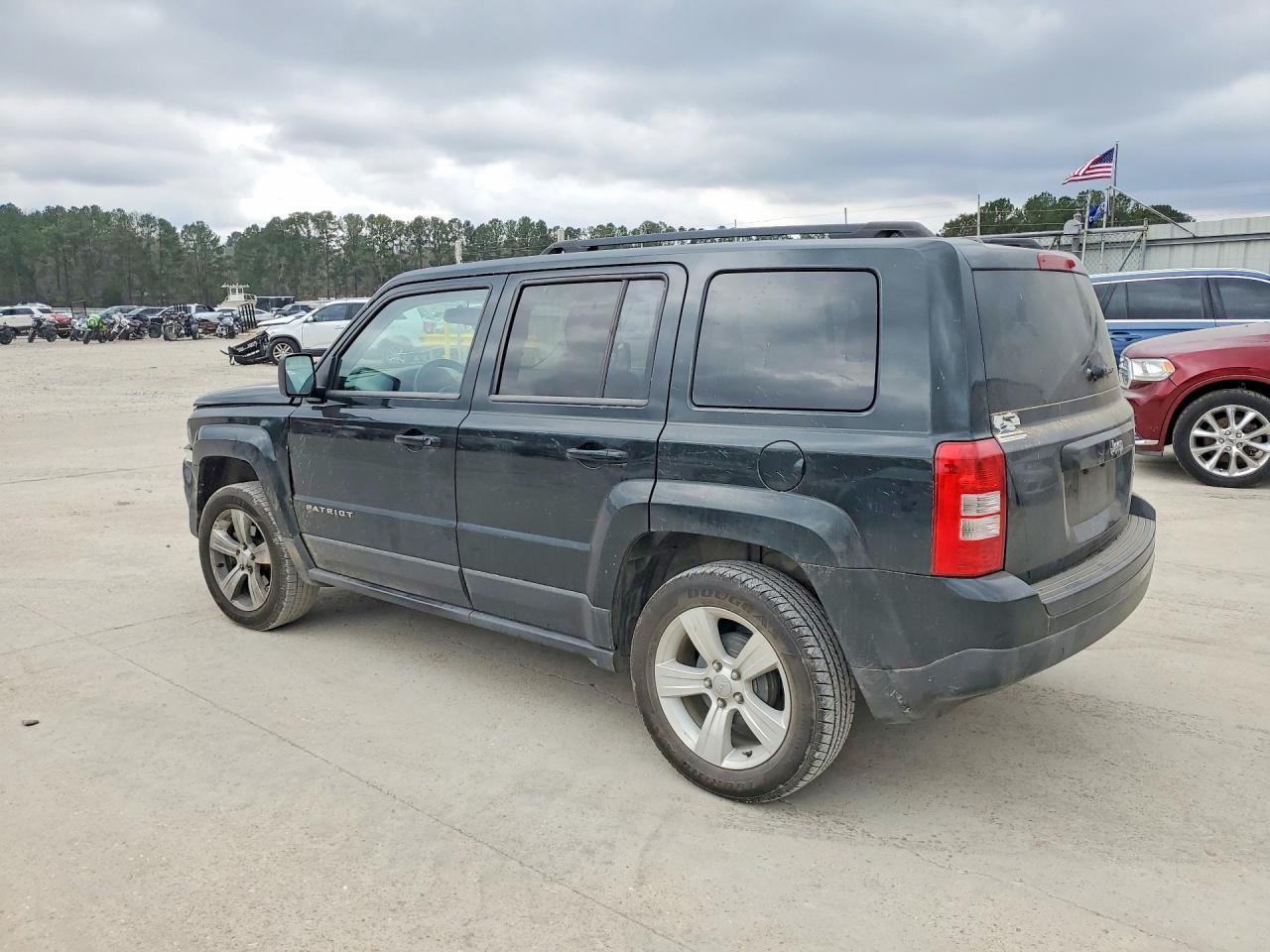 2013 Jeep Patriot Latitude - Image 2