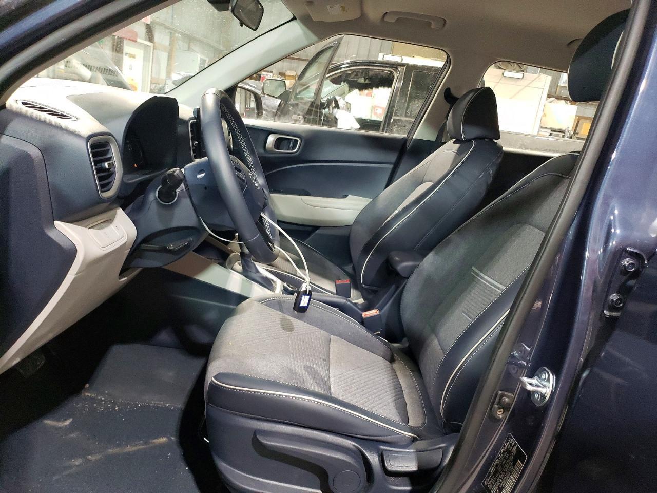 2025 Hyundai Venue Sel - Image 7