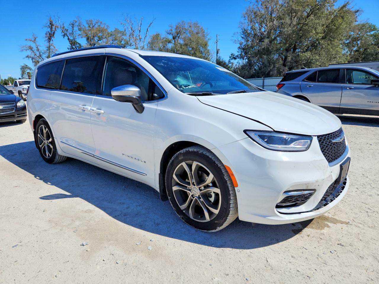 2026 Chrysler Pacifica Pinnacle - Фото 4