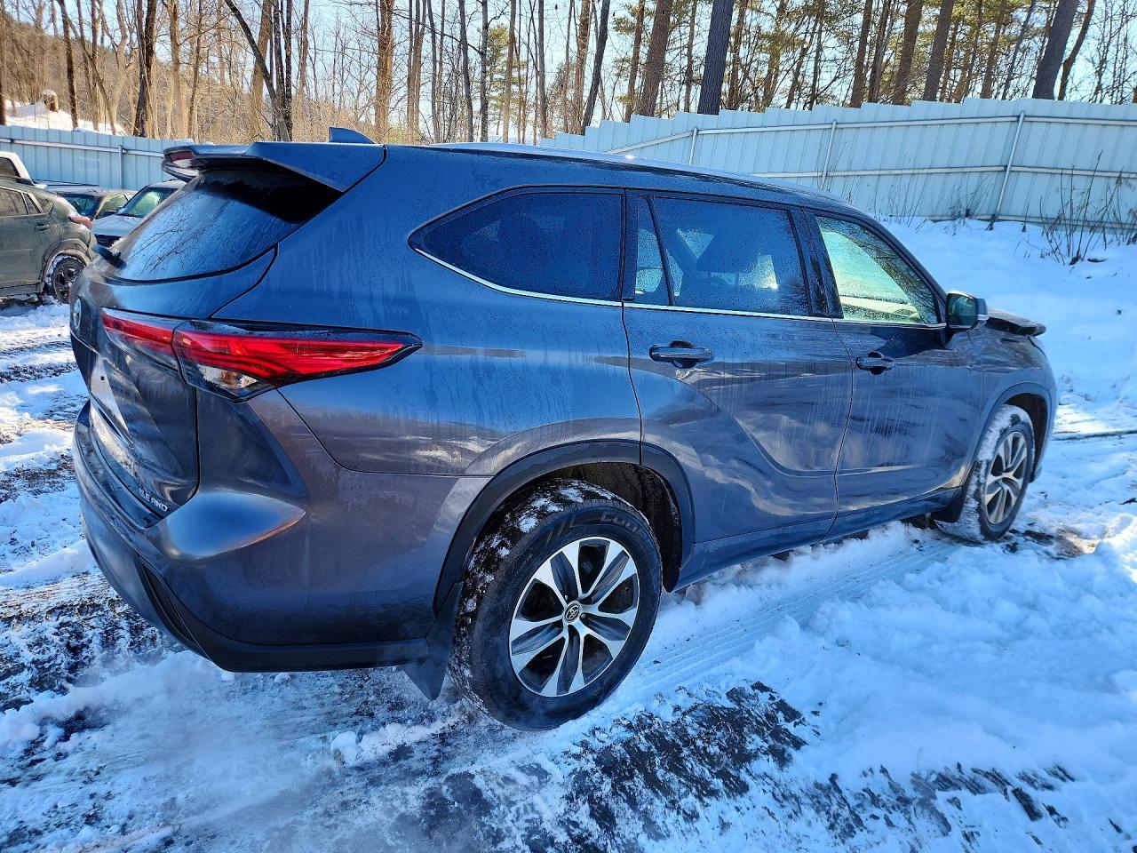 2022 Toyota Highlander Xle - Фото 3