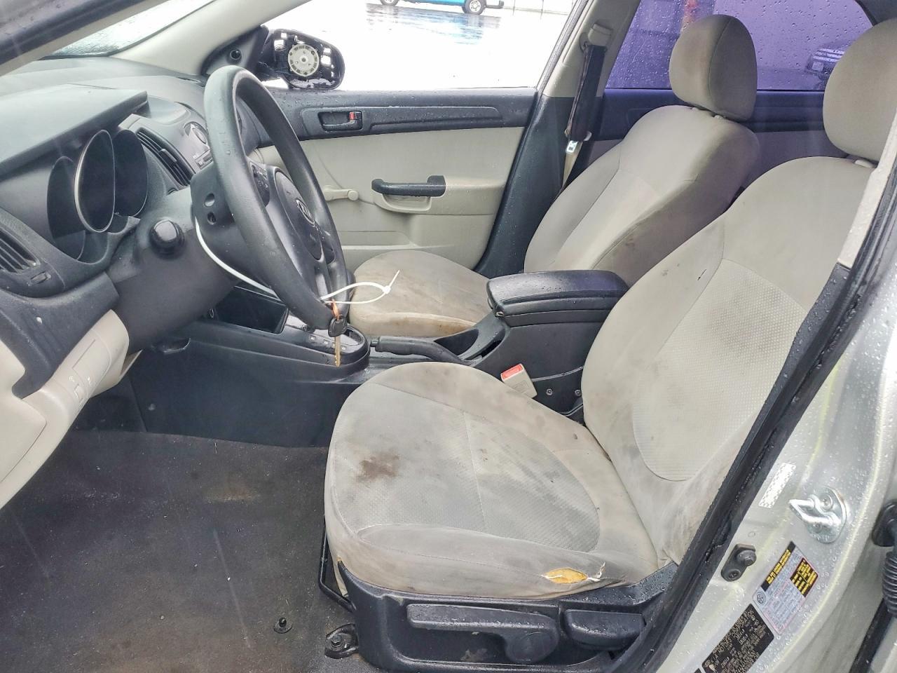 2010 Kia Forte - Фото 7