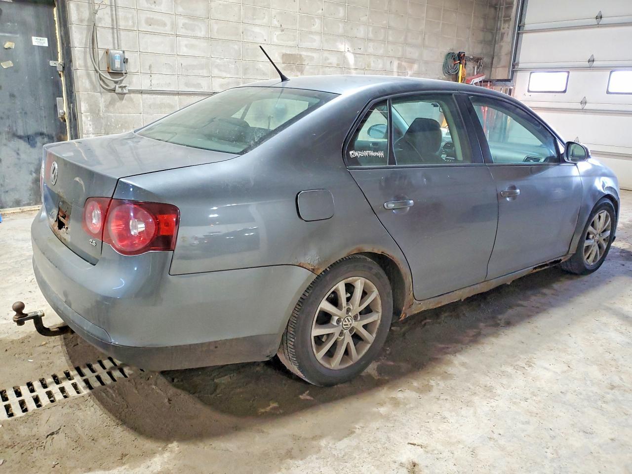 2010 Volkswagen Jetta S - Фото 3