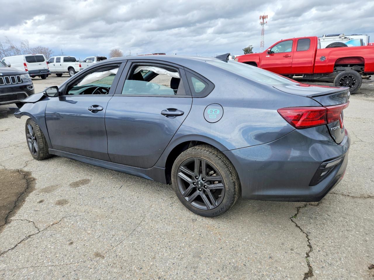 2020 Kia Forte Gt Line - Фото 2