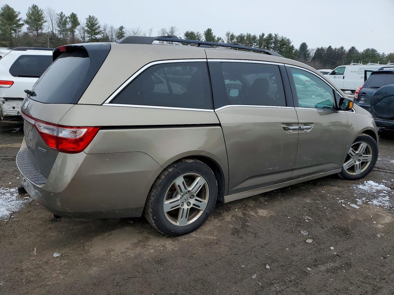 2012 Honda Odyssey - Фото 3