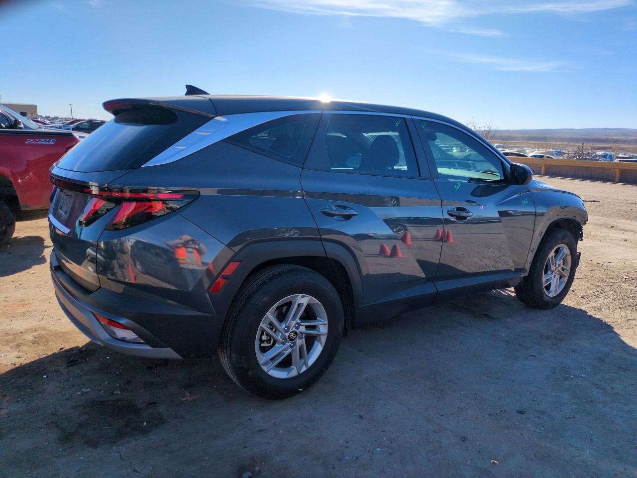 2025 Hyundai Tucson Se - Image 3