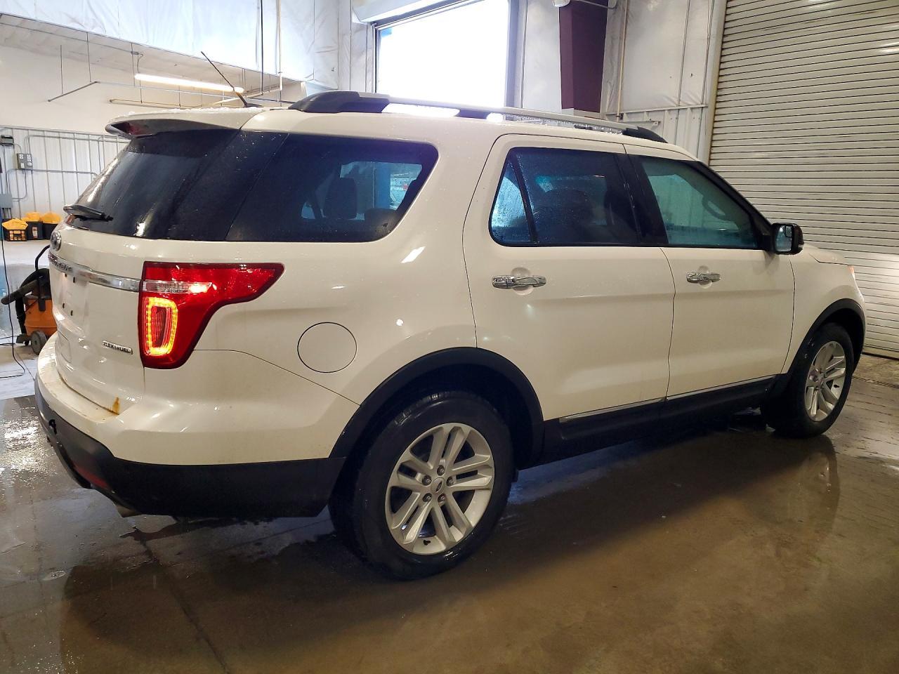 2014 Ford Explorer Xlt - Image 3
