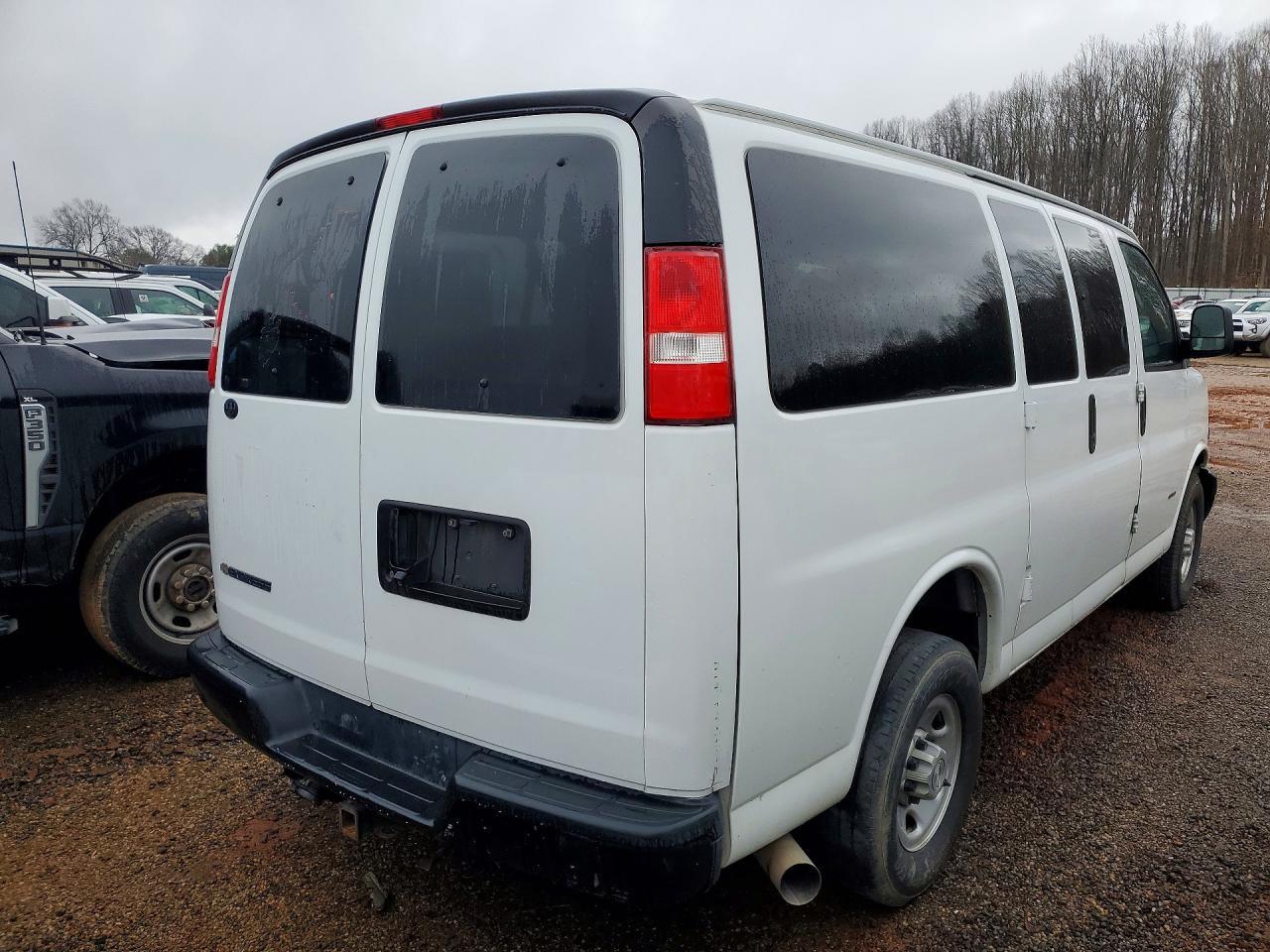 2019 Chevrolet Express G3500 Ls 2.8L 4C Tdsl Passenger - Фото 3