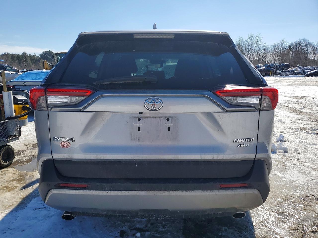 2022 Toyota Rav4 Limited - Image 6