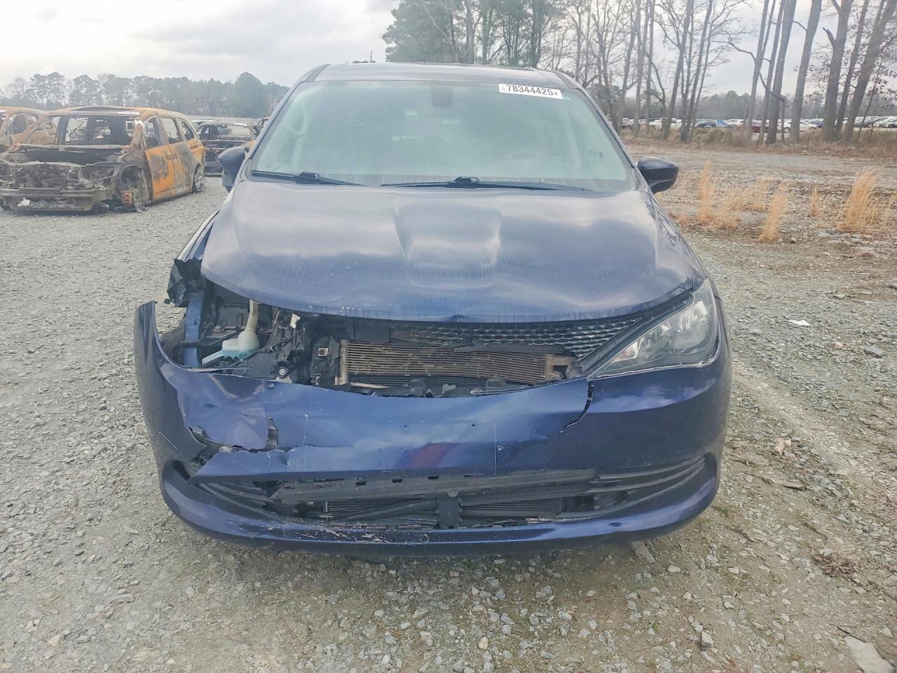 2020 Chrysler Voyager Lx - Image 5