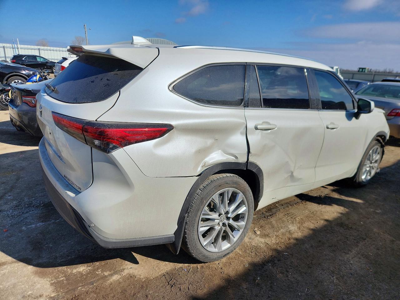 2020 Toyota Highlander Limited - Image 3
