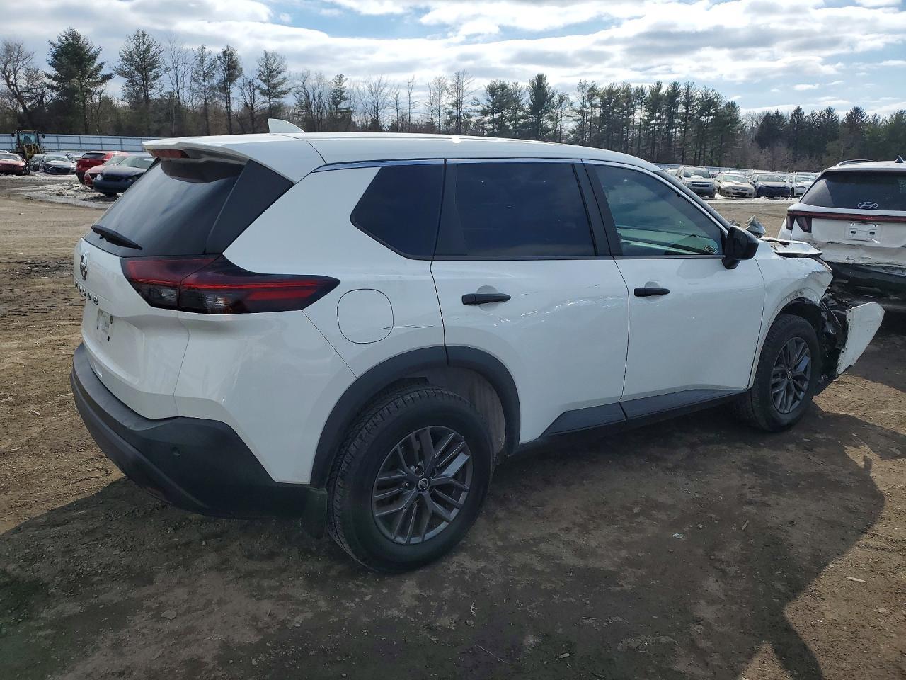 2021 Nissan Rogue S - Image 3