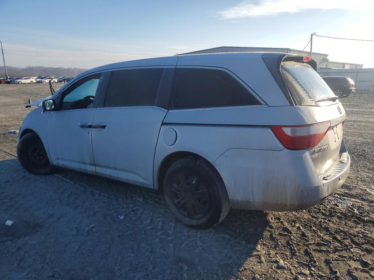 2013 Honda Odyssey Lx - Фото 2